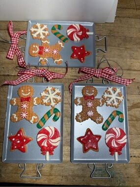 Clay Dough Holiday Cookies on Metal Pan Ornaments (3)